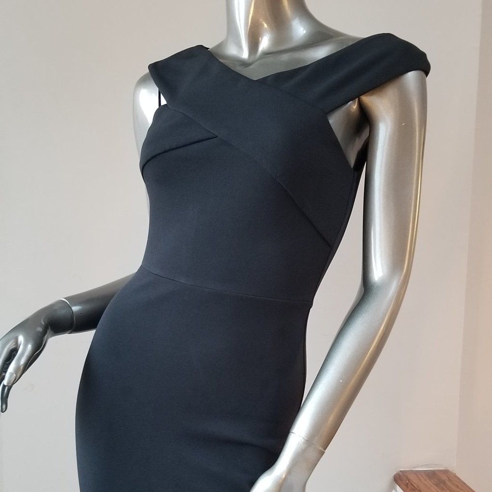 Cute fitted black dress